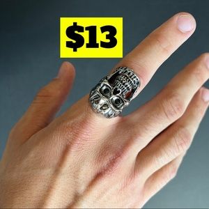 Skull ring